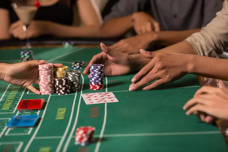 100 người đầu mỗi ngày nhận thưởng Baccarat hấp dẫn