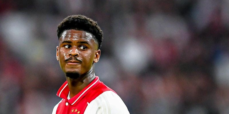 Điểm mạnh nổi bật biến Hato thành hậu vệ lý tưởng 