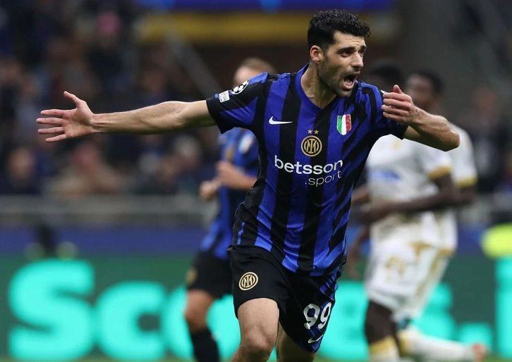 Cựu ngôi sao Inter Milan từ bỏ sự nghiệp để nhập ngũ quân đội Iran