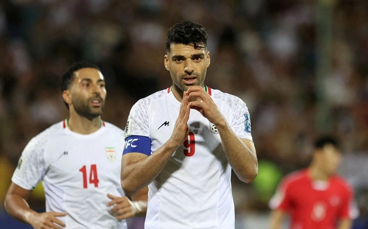 Cựu ngôi sao Inter Milan từ bỏ sự nghiệp đỉnh cao để trở về nhập ngũ quân đội Iran