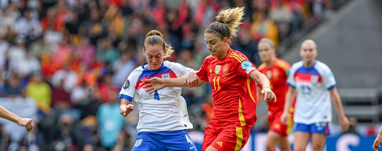 Không khí rực lửa của những trận cầu đỉnh cao tại lục địa già