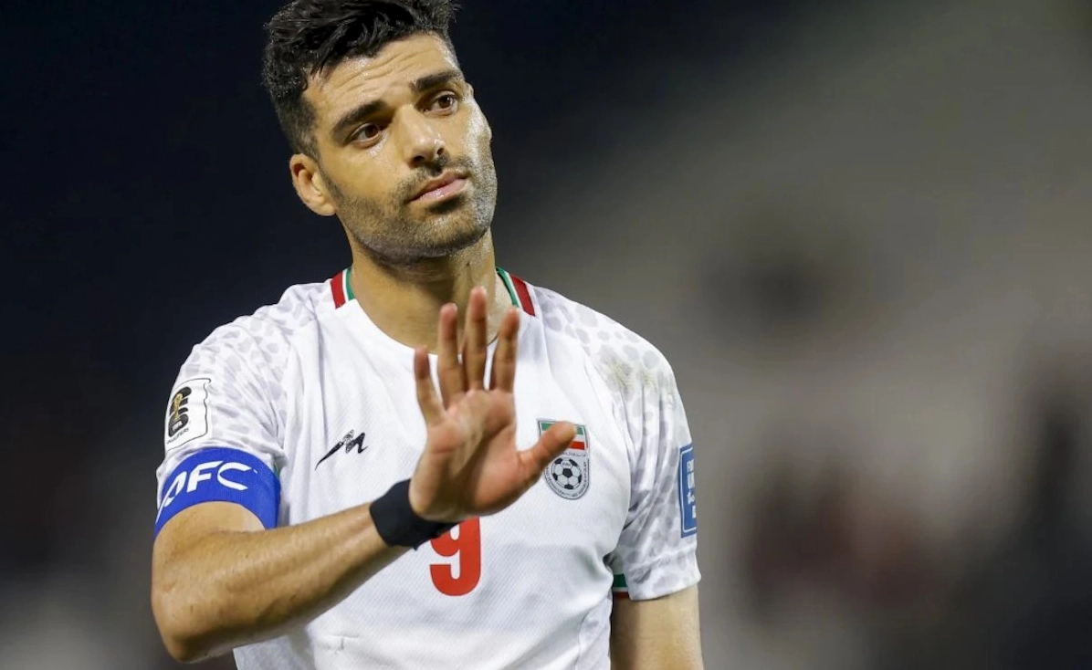 Người đại diện bác bỏ tin đồn cựu sao Inter Milan muốn về Iran cầm súng bảo vệ đất nước