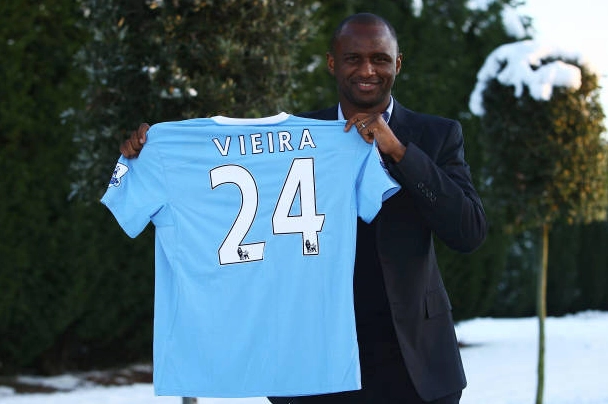 Patrick Vieira chính thức ra mắt câu lạc bộ Manchester City vào tháng 1 năm 2010