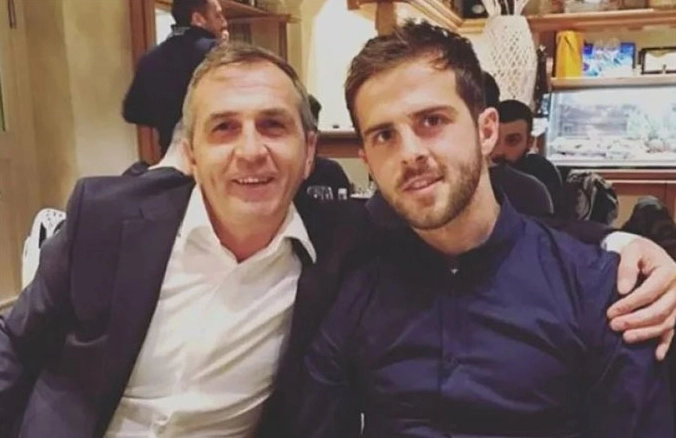 Miralem Pjanić thuở nhỏ cùng cha rời khỏi vùng chiến sự