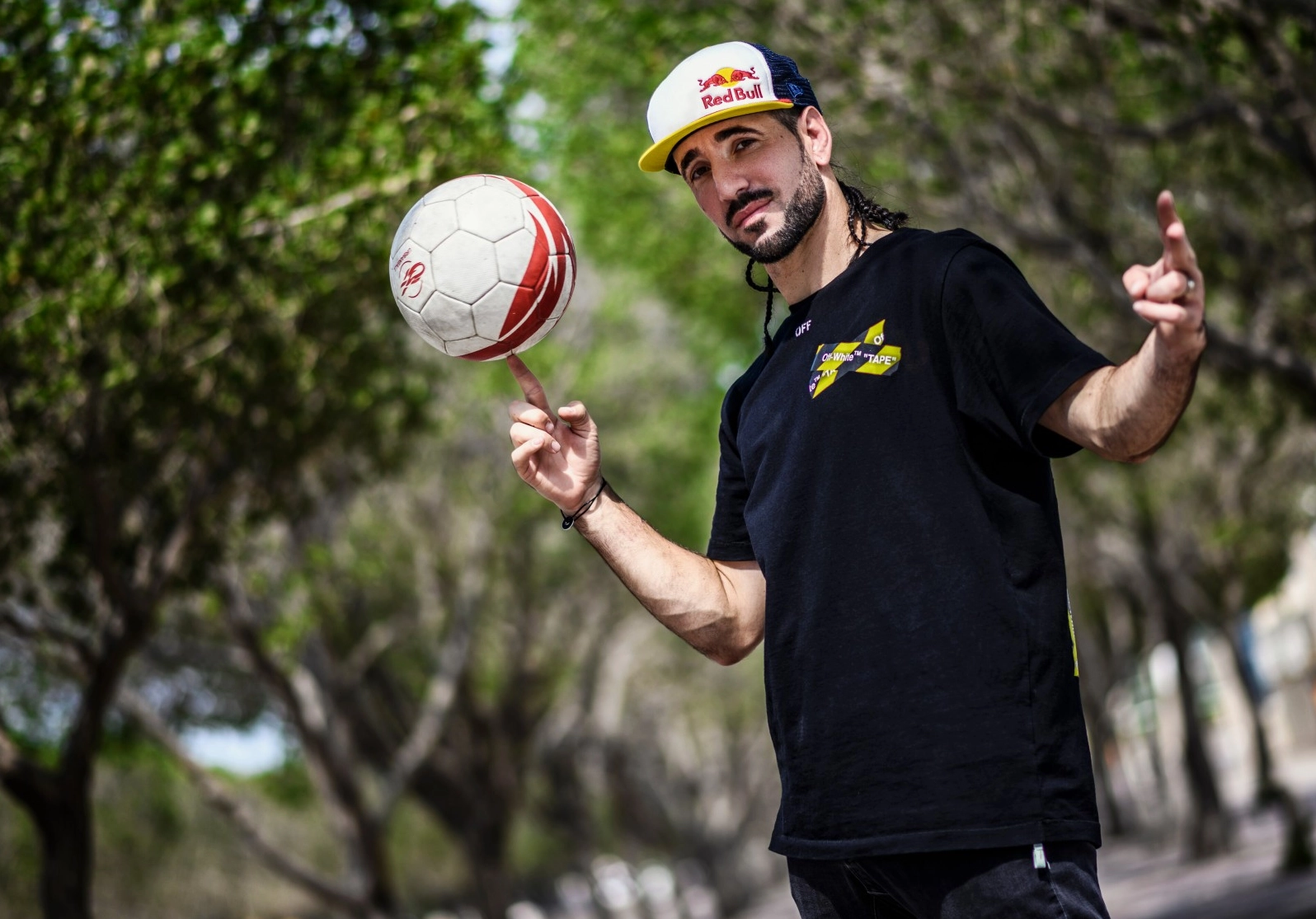 Chân dung cầu thủ Sean Garnier ông vua trong làng bóng đá nghệ thuật thế giới